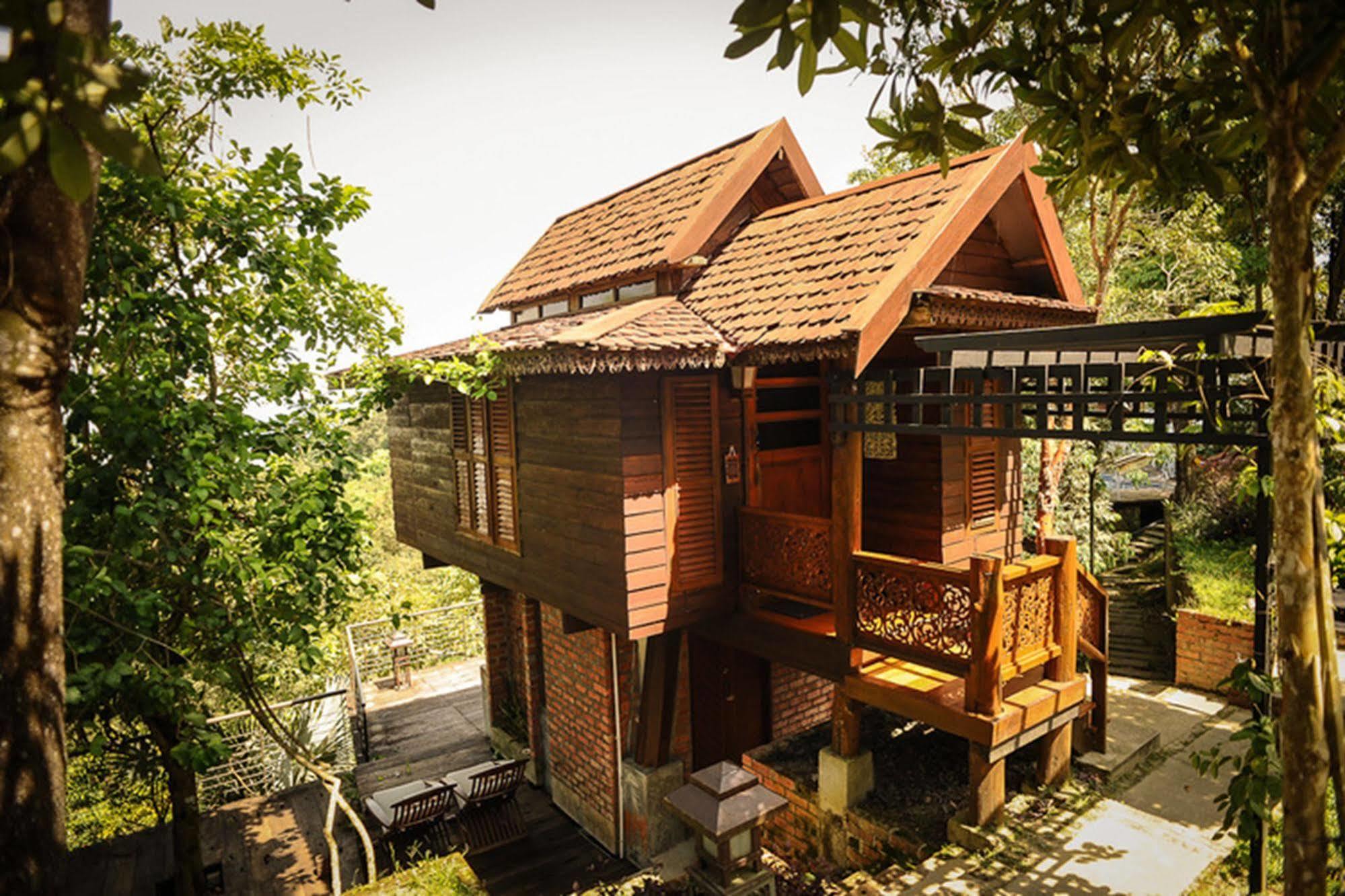 Malihom Private Estate Villa Balik Pulau Exterior photo
