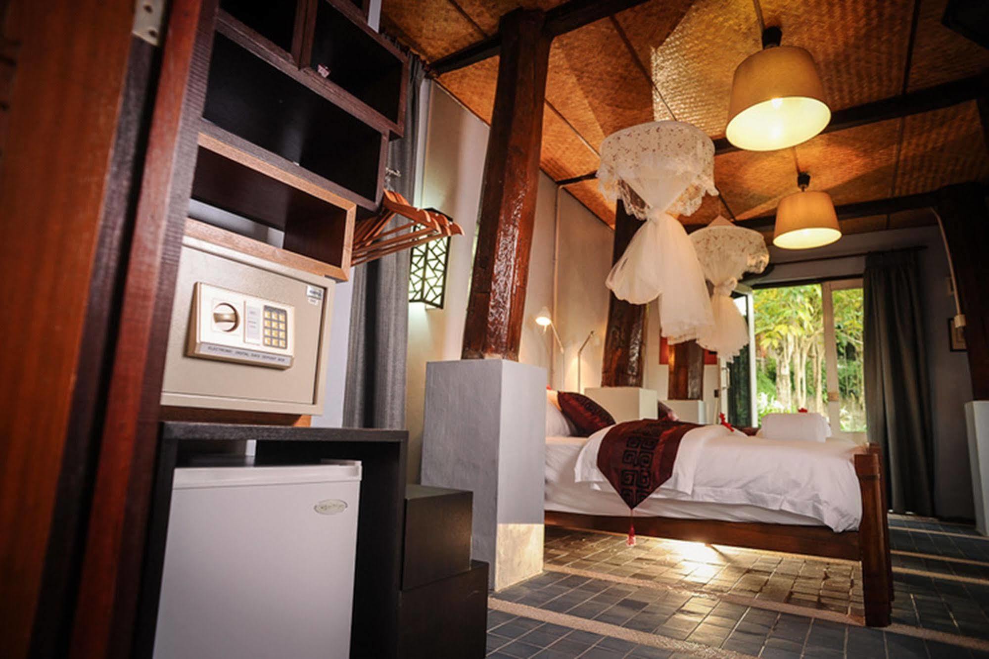 Malihom Private Estate Villa Balik Pulau Exterior photo