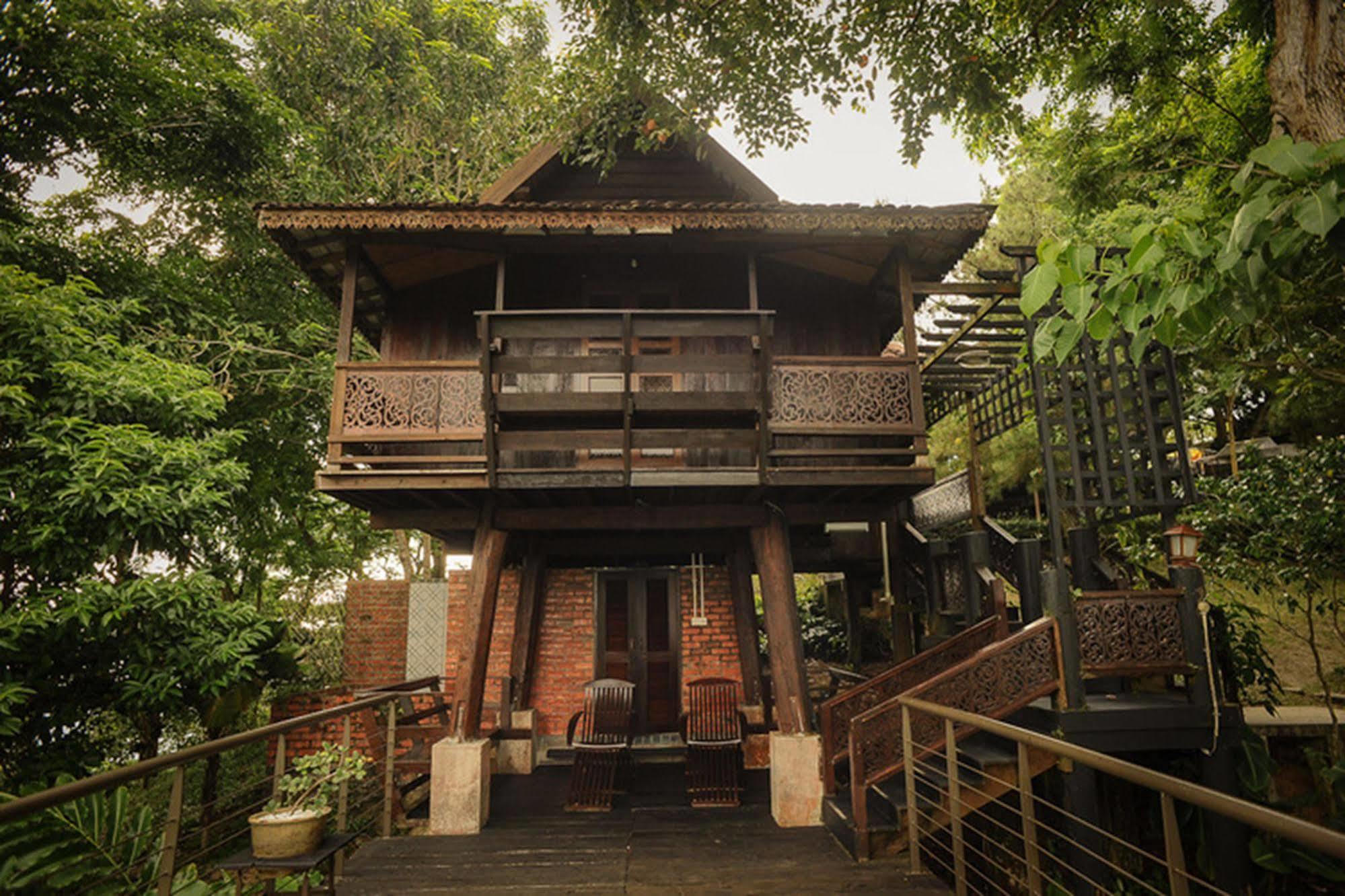 Malihom Private Estate Villa Balik Pulau Exterior photo
